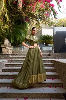 Lehenga uni imprimé classique avec bordure de travail Zari complexe paillettes embellies taffetas de soie Dupatta pour la collection de mariage