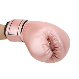 Gants de boxe en cuir PU nouvellement fabriqués avec logo personnalisé pour les arts martiaux et l'entraînement de Kick Boxing - Product Image 6