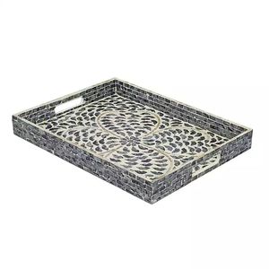 Plateau à serpillière conçu pour des présentoirs élégants dans les salons et une décoration intérieure raffinée avec un motif incrusté de perles - Product Image 1