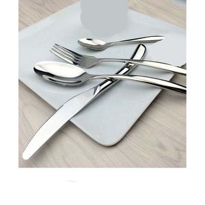 เป็นมิตรกับสิ่งแวดล้อมการออกแบบที่ไม่ซ้ำกันชุดช้อนส้อมกับกระจกสีเงินขัดสแตนเลสตกแต่งโปรตุเกสการออกแบบที่ยอดเยี่ยมจับ - Product Image 1