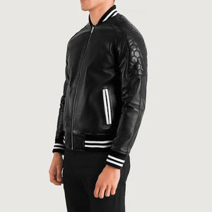 Chaqueta universitaria de cuero de primera calidad para hombre-Diseño vintage personalizado con cremallera Elegante capa urbana de invierno Tela suave para la comodidad - Product Image 3