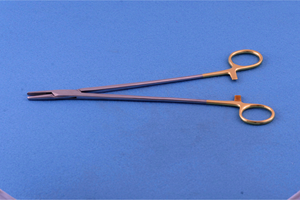 Portaagujas Manual Mayo-Hegar de 24 cm, Acero Inoxidable, Inserto TC, Instrumentos Quirúrgicos con Certificación CE para Uso Hospitalario - Product Image 4