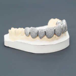 Nuestra exclusiva colección de Grillz de diseñador hecho en plata de ley 925 con diamantes de moissanita para su estilo único - Product Image 2