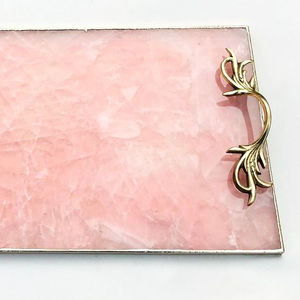 Beau plateau de service en Agate Rose Style libre bord à bordure dorée avec poignée en laiton bord à bordure dorée - Product Image 1