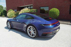Construit confortable légèrement utilisé 2022 Pors-che 911 Carrera S - Product Image 3