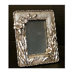 Marcos de aluminio contemporáneos completan el decorismo moderno con detalles precisos, resistencia y diseño visualmente equilibrado. - Product Image 5