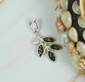 925 Plata de ley sólida Diseño de hoja de ámbar Báltico natural Colgante en forma de marquesa - Product Image 2