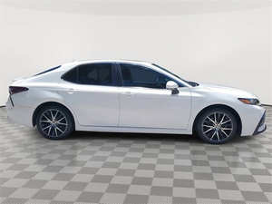 Voiture d'occasion de qualité abordable, Toyota Camry Hybride SE 2022, conduite à gauche - Product Image 3