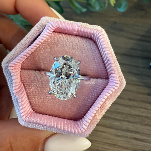 Elegante anillo de diamante cultivado en laboratorio de corte ovalado, joyería Premium para mujer, diseño de regalo de lujo ético duradero y sostenible - Product Image 1