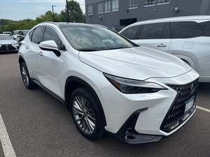 Lexus NX 350 2024, SUV de luxe, très propre et abordable, transmission intégrale, moteur essence 4.1-6L, automatique, 400 ch, 500 Nm, sièges en cuir, toit ouvrant, caméra 360° - Product Image 2