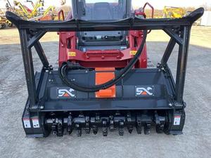 รถตักตีนตะขาบ Takeuchi TL12V2 พร้อมหัวบดไม้ 111 แรงม้า เครื่องยนต์ Kubota, น้ำหนัก 5.99 ตัน, น้ำหนักบรรทุก 1,865 กก. ROC และระบบไฮดรอลิกไหลสูง 153 ลิตร/นาที - Product Image 3