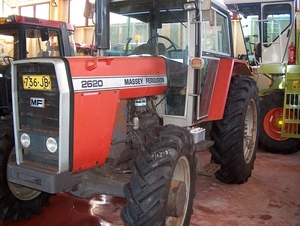 Tracteur Massey Ferguson 2245 d'occasion avec composants essentiels - Pompe et roulement - À vendre - Product Image 6