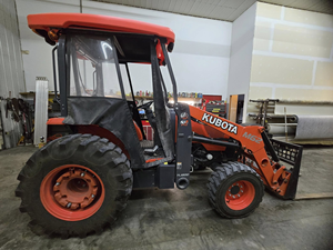 Tractor de servicio pesado M62 Kubota con cargador y tractor de enganche de 3 puntos con bomba de engranajes de motor eficiente-Componentes de núcleo - Product Image 2