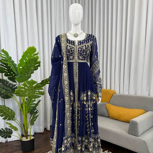 Robe longue Anarkali de style indien traditionnel en georgette avec dentelle, avec dupatta de créateur et manches longues pour femmes - Product Image 1