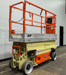 Plateforme élévatrice à ciseaux électrique JLG 2030ES pour travaux en hauteur en intérieur, avec moteur et pompe, hauteur de travail de 6 m, capacité de charge de 363 kg, livraison gratuite - Product Image 4