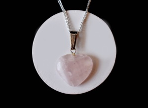 Colgante de cuarzo rosa en forma de corazón, de moda y gran venta, cristal curativo natural para joyería, meditación y moda. - Product Image 6