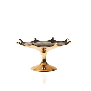 Support de service décoratif en bois pour cupcakes, d'aspect traditionnel, avec support métallique de forme arrondie, pour usage hôtelier. - Product Image 3