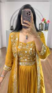 Ensemble Lehenga Indowestern en Faux Georgette Entièrement Cousu avec Shrug pour Mariage et Soirée – Vente à l'Exportation Mondiale - Product Image 2