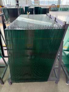 Ringhiera Moderna Senza Telaio in Vetro Temperato per Piscina, Uso Interno ed Esterno, con Supporti in Acciaio Inox - Product Image 3