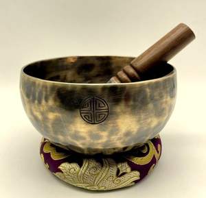 Cuenco Musical de latón hecho a mano para meditación profunda, relajación, Yoga, curación de sonido y terapia de energía positiva - Product Image 1