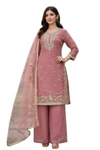 Ensemble Salwar Kameez Festif Exclusif 2026 en Soie Pure de Couleurs Magnifiques avec Broderies et Sequins Multiples et Dupatta - Product Image 1