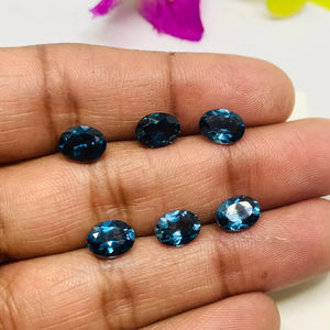 Topaze bleue de Londres naturelle à facettes de taille ovale Taille MM calibrée pour la taille - Product Image 1