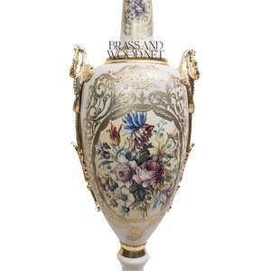 Jarrón de porcelana antiguo de lujo con base de latón dorado y asas pintura floral centro de mesa decorativo alto clásico - Product Image 4