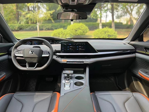 Voiture à essence d'occasion Changan UNI-V 2022 1.5T Édition Navigation Intelligente Compacte Autonomie 601-700 km Moteur 200-250 kW - Product Image 4