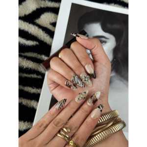 Uñas Postizas Mocha Whisper: Añade Fácilmente el Estilo Mocha Whisper a tus Dedos - Product Image 2