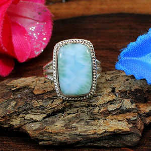 Bague en argent sterling 92.5 avec pierre précieuse Larimar de style vintage 16x11mm en réglage invisible et lunette Amoureux plaqués rhodium - Product Image 2