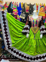Robe Kuchi vintage pour femmes, robe de festival afghan brodée traditionnelle faite à la main, dentelle, bouton, diamant, éléments solides