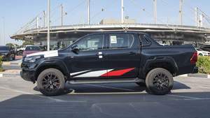 Toyota Hilux 2.8D D-Cab GR Sport Usada en Perfectas Condiciones, con Cámara 360, Modelo 2022, Bien Mantenida, Lista para Envío Mundial - Product Image 4