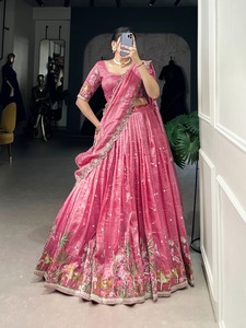 Blusa de estilo indio pakistaní para mujer Full Gold Crush Lehenga Choli Dupatta con bordado para fiestas de verano bodas - Product Image 4