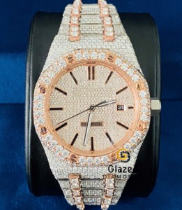 Hip Hop Luxury Iced out Reloj de acero inoxidable con diamantes VVS Moissanite Dial analógico de dos tonos y ventana de vidrio - Product Image 1