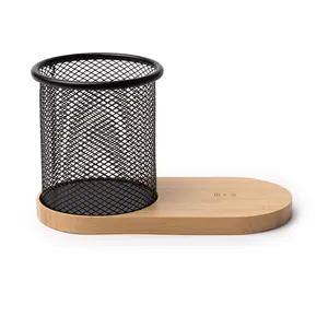 Base di Ricarica Personalizzata in Bambù con Perle per Gadget e Portapenne con Opzioni di Personalizzazione - Product Image 1