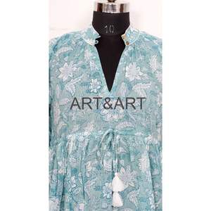 Robe trapèze indienne brodée à la main, lavable, pour femme, motif floral bleu, style décontracté maxi moderne, respirante, froncée, naturelle - Product Image 4