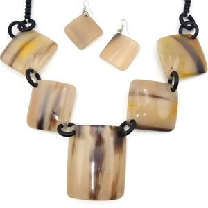 Top Tendance Fait Main Corne Collier Bijoux Collier Indien pour Dames Mode Bijoux Faits À La Main pour Filles à bas prix - Product Image 1