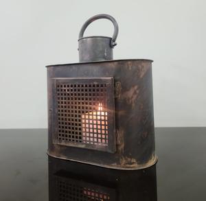 Elegante linterna de metal resistente con diseño agradable Portavelas de Pilar confiable para la decoración navideña del hogar - Product Image 4