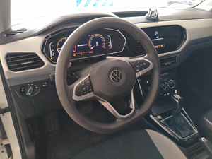 Modelo 2024 (Fabricado en 2023) SUV Compacto 1.2T 116 CV, Vehículo Usado Automático con Volante a la Izquierda, Gasolina, en Buen Estado - Product Image 4