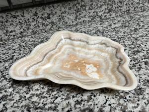 Bol décoratif en marbre brillant de designer Plateau de centre de table en pierre brillante fabriqué à la main Accent de table élégant pour la décoration de la maison ou du bureau - Product Image 3