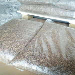 Granulés de bois de pin 6mm écologiques de haute qualité prix compétitif briquettes de combustible solide bâton de sciure de bois de chauffage copeaux en vente - Product Image 1