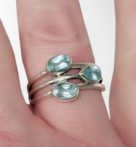 Bague en argent sterling 925 avec pierres précieuses pour filles Bague en argent sterling massif 925 avec topaze bleue Bijoux naturels faits à la main - Product Image 1