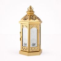 Farol de Metal Dorado Premium con Paneles de Vidrio, Diseño Marroquí Tallado, Elegante Portavelas para Decoración Festiva de Lujo para el Hogar