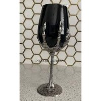 Rose Fleurs Design Gravé Look Attrayant Qualité Supérieure En Aluminium Coulé Verre À Vin Rouge Gobelet Barware Fourniture De L'Inde