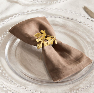 Rond de serviette élégant de feuille florale, métal de la meilleure qualité, conception détaillée, décor de table, mariage, événements, disponible aux prix de gros. - Product Image 1