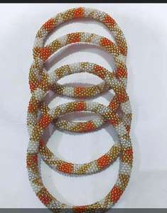 Pulsera multicolor de último diseño para mujer, brazaletes de diseñador para niña hechos con resina - Product Image 2