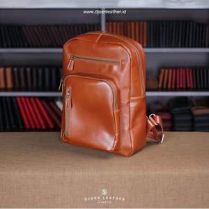 Sac à dos en cuir de vachette fabriqué à la main Sac à dos en cuir durable et élégant pour les déplacements quotidiens ou les voyages - Product Image 5