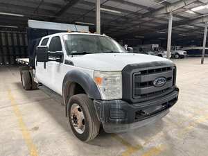 Camion à benne basculante F-450 2015 avec boîte de vitesses automatique, adapté au transport de chantier et industriel - Product Image 4