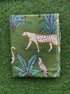 Tissu imprimé d'animaux de la forêt en coton indien très vendu Stock de matériel de robe unique Lot de haute qualité Vente en gros de tous les articles textiles - Product Image 2