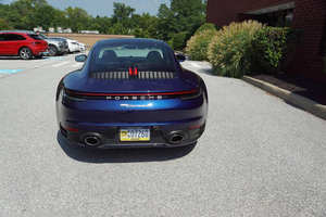 Construit confortable légèrement utilisé 2022 Pors-che 911 Carrera S - Product Image 5